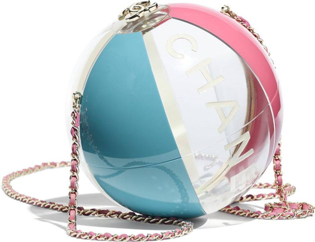 Chanel 沙灘球造型鏈條手袋 $97,000 Chanel 沙灘球造型鏈條手袋 $97,000