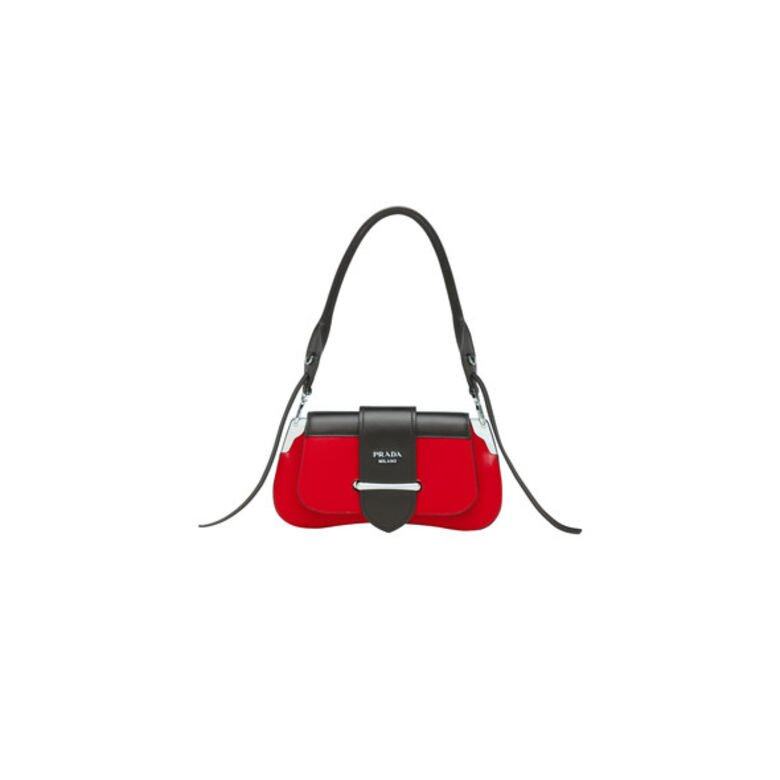 紅色手袋 $23,800 @ Prada 紅色手袋 $23,800 @ Prada