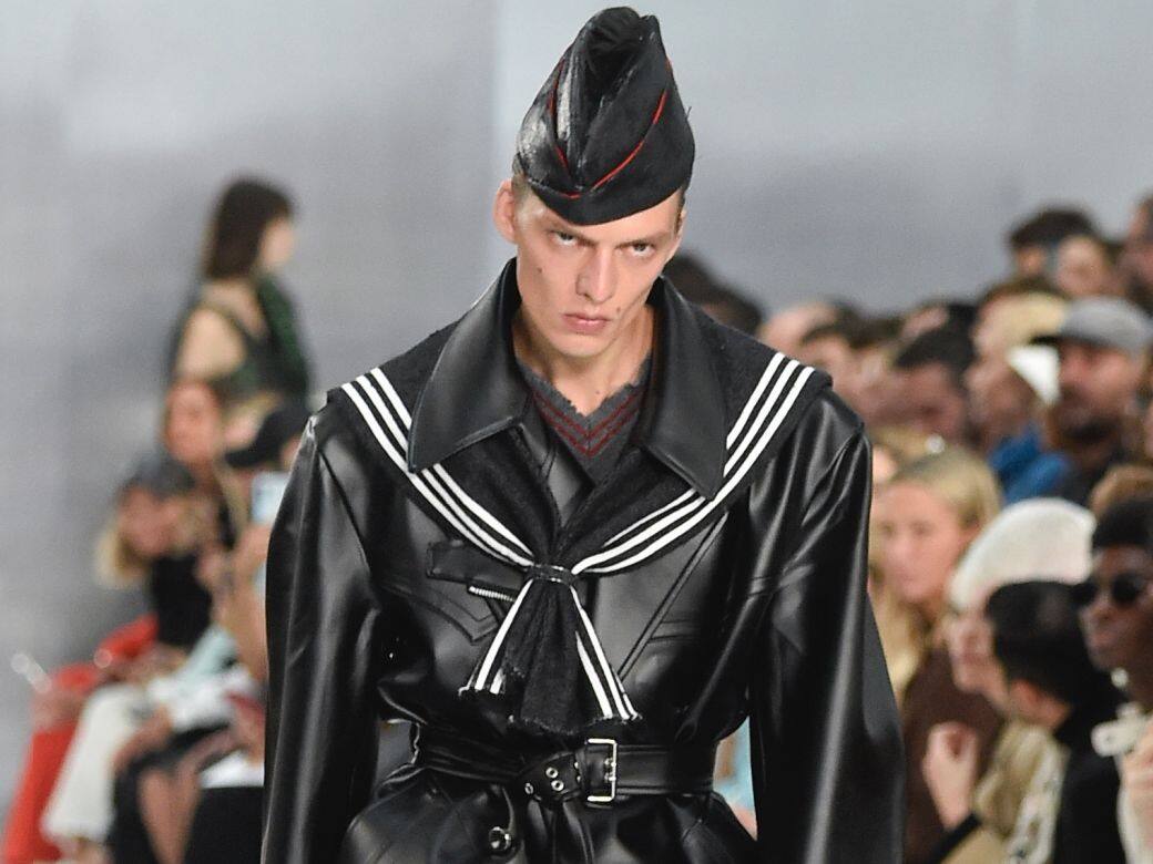 Maison Margiela 2020巴黎春夏時裝騷:男模Leon Dame以獨特的走騷步姿打破天橋上的規則 Maison Margiela 2020巴黎春夏時裝騷:男模Leon Dame以獨特的走騷步姿打破天橋上的規則