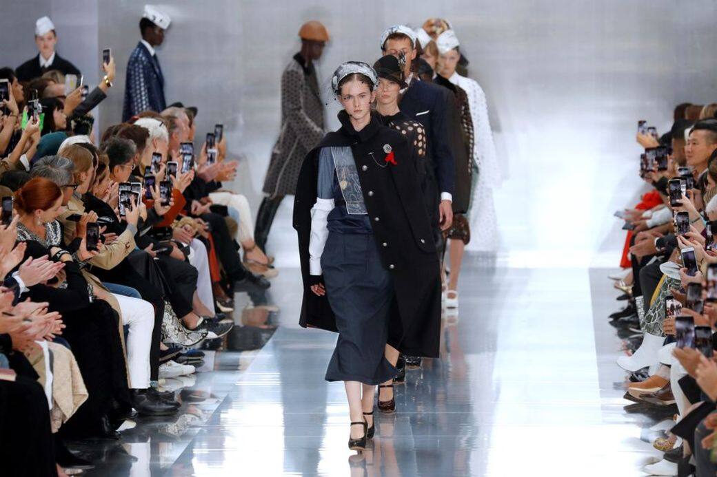 Maison Margiela 2020春夏系列軍裝元素圍繞這季 Maison Margiela的服裝,無論是海軍條紋,水手帽 Maison Margiela 2020春夏系列軍裝元素圍繞這季 Maison Margiela的服裝,無論是海軍條紋,水手帽