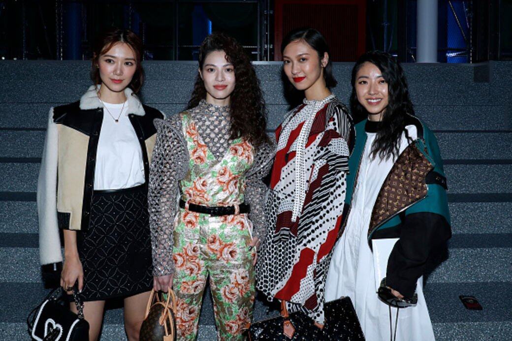 倪晨曦和鍾楚曦等亦遠赴巴黎,欣賞Louis Vuitton 2019秋冬巴黎時裝騷。 倪晨曦和鍾楚曦等亦遠赴巴黎,欣賞Louis Vuitton 2019秋冬巴黎時裝騷。