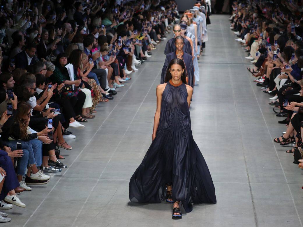 Sportmax 2020春夏時裝騷:設計師Grazia Malagoli從系列中展現陽光下的剛柔並濟美學 Sportmax 2020春夏時裝騷:設計師Grazia Malagoli從系列中展現陽光下的剛柔並濟美學