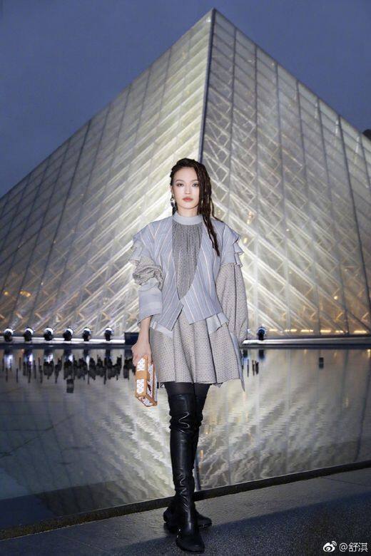 舒淇最近到巴黎出席Louis Vuitton2019春夏時裝騷 舒淇最近到巴黎出席Louis Vuitton2019春夏時裝騷