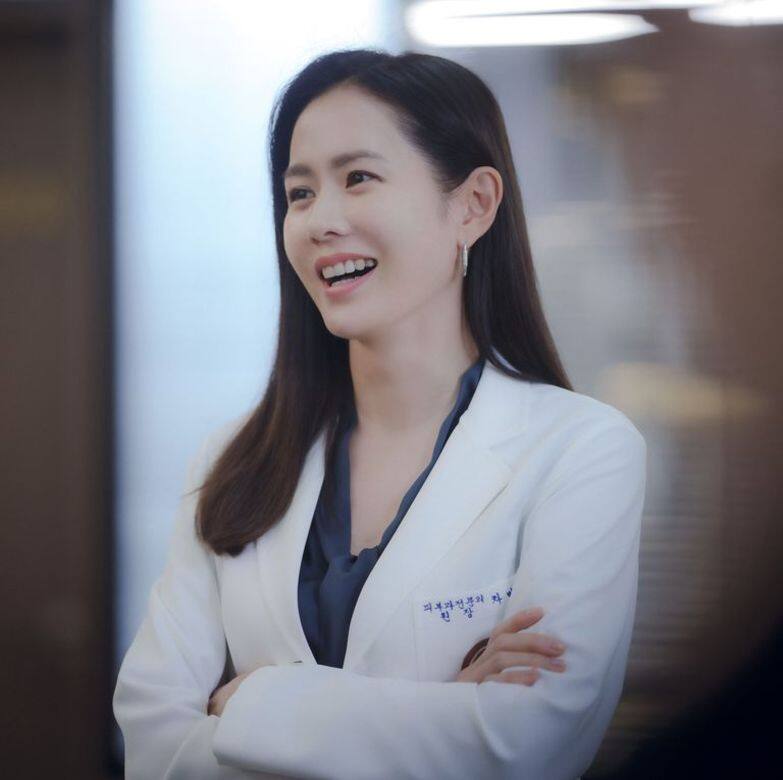 也許孫藝珍天生的貴氣讓她總是拿到人生勝利組的角色,這次孫藝珍飾 也許孫藝珍天生的貴氣讓她總是拿到人生勝利組的角色,這次孫藝珍飾