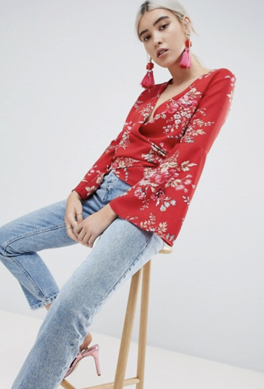 紅色碎花荷葉袖上衣 $195.65 Boohoo from ASOS.com 紅色碎花荷葉袖上衣 $195.65 Boohoo from ASOS.com