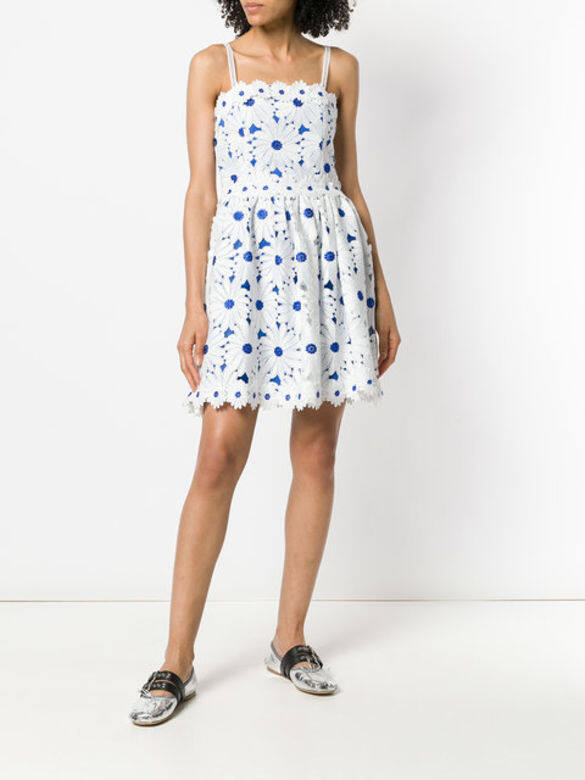 藍白太陽花吊帶裙 $3,755 Alice + Olivia from farfetch 藍白太陽花吊帶裙 $3,755 Alice + Olivia from farfetch