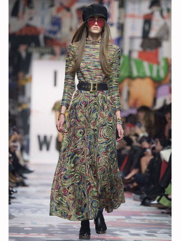 Y - Dior的全新意念「Youthquake」Youthquak At DiorDior的藝術總監Maria Grazia Chiuri每次都會提出具有女性主 Y - Dior的全新意念「Youthquake」Youthquak At DiorDior的藝術總監Maria Grazia Chiuri每次都會提出具有女性主