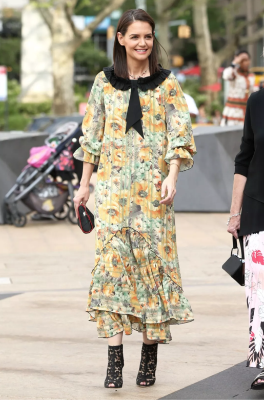水手領也是一種常見的領款,就如女孩們的學校制服,帶有一種青春校園 水手領也是一種常見的領款,就如女孩們的學校制服,帶有一種青春校園