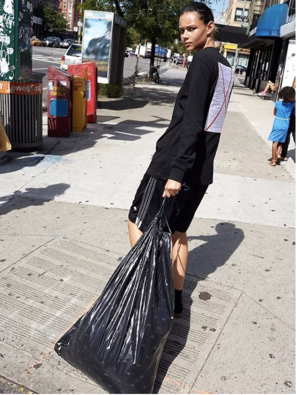 用環保材質制作的時尚單品曾經你那麽愛它,分解之後它也能獲得新生 用環保材質制作的時尚單品曾經你那麽愛它,分解之後它也能獲得新生