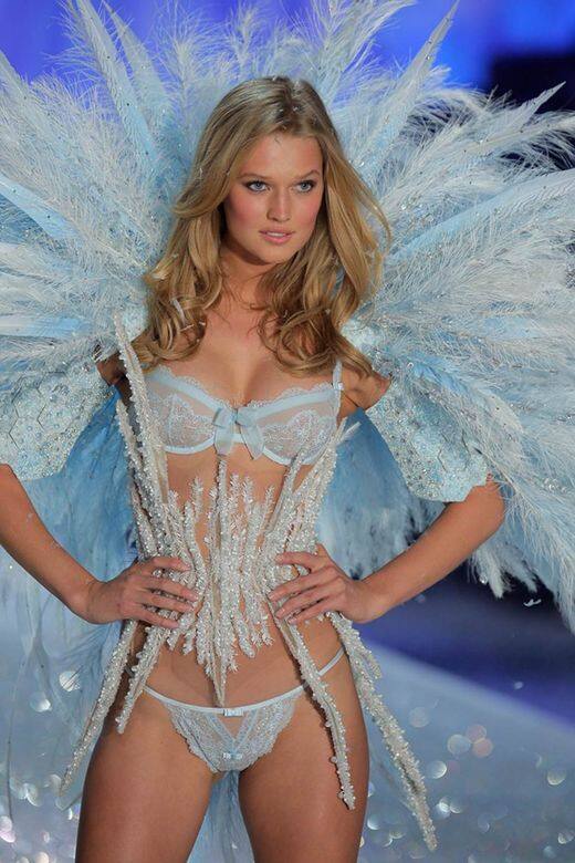 44. Toni Garm自2013年後,就沒有在Victoria’s Secret的舞台上見到Toni Garrn,今年將會是她5年 44. Toni Garm自2013年後,就沒有在Victoria’s Secret的舞台上見到Toni Garrn,今年將會是她5年
