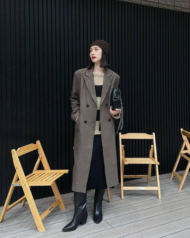 不但是西裝控,Amber還是手袋控。她入手了不少品牌手袋,當中包括Chanel、Celine、Maison Margiela 不但是西裝控,Amber還是手袋控。她入手了不少品牌手袋,當中包括Chanel、Celine、Maison Margiela