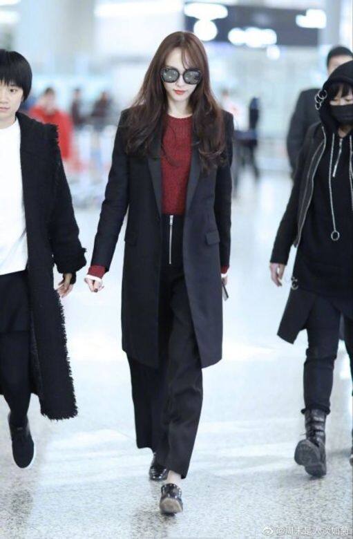 唐嫣亦有「街拍女王」的稱號,私服都以簡約舒適為主,造型顯瘦又有氣質! 唐嫣亦有「街拍女王」的稱號,私服都以簡約舒適為主,造型顯瘦又有氣質!