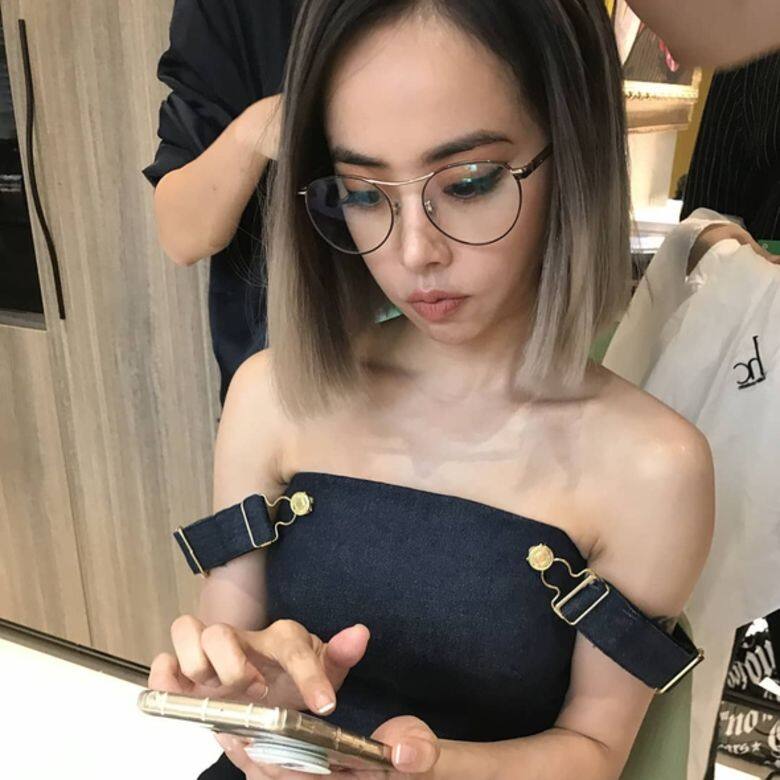 眾所周知深色有助顯瘦,穿著深色背心能令胸部有縮減的錯覺。夏日炎炎 眾所周知深色有助顯瘦,穿著深色背心能令胸部有縮減的錯覺。夏日炎炎