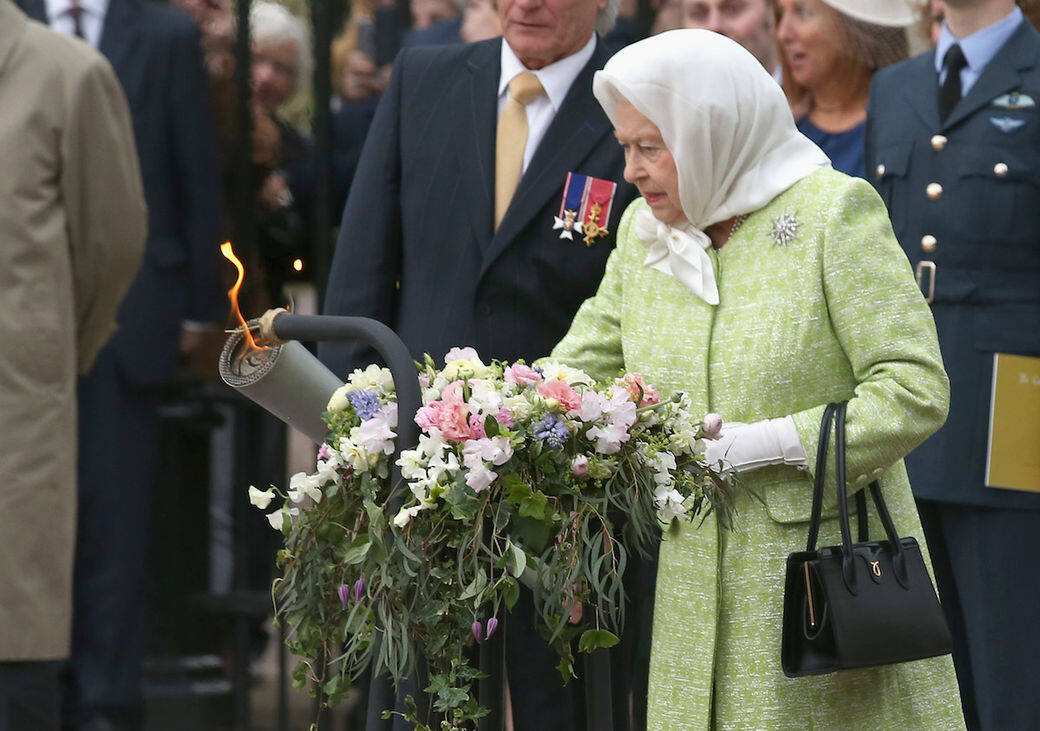 英女王 於2016年4月21日在英國溫莎出席點燈儀式，以慶祝她的90歲生日