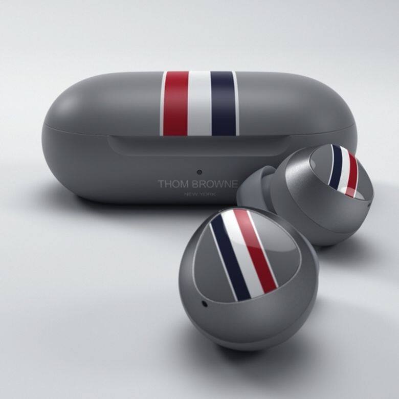 新一代Galaxy Buds+多配備雙動態揚聲器及3組麥克風,在播音、收音方面更敏銳 新一代Galaxy Buds+多配備雙動態揚聲器及3組麥克風,在播音、收音方面更敏銳