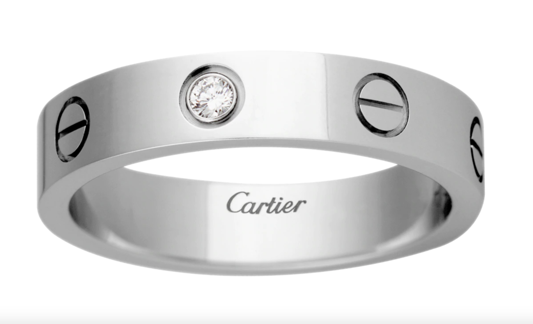 誕生於70年代的婚戒設計，刻有Cartier的經典螺絲標記，配以單顆明亮式切割
