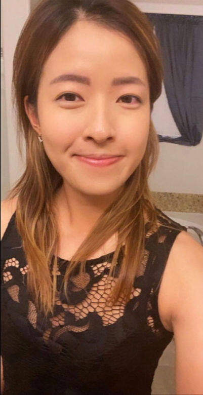 在美求學的Tiffany自然不乏貼身剪裁的晚裝,胸前的鏤空喱士不僅呈現她性 在美求學的Tiffany自然不乏貼身剪裁的晚裝,胸前的鏤空喱士不僅呈現她性
