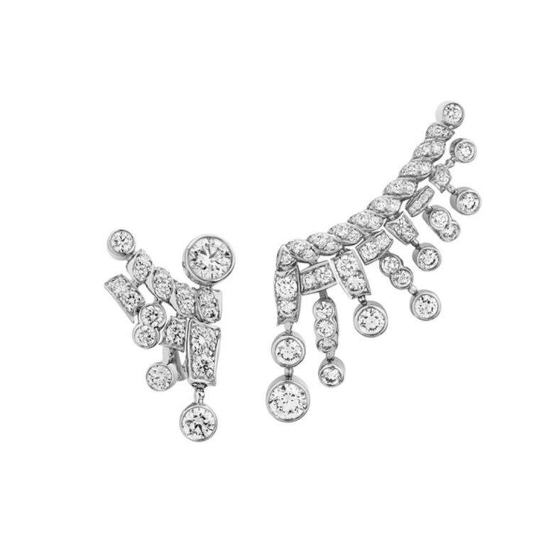 Chanel Tweed Frangé白金鑲嵌鑽石耳環18K白金，鑲嵌2顆總重約0.8克拉圓形切割