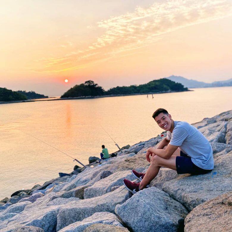一直在美國生活長大的Ian似乎也有着當地少年的隨性,24歲的他鍾情舒 一直在美國生活長大的Ian似乎也有着當地少年的隨性,24歲的他鍾情舒