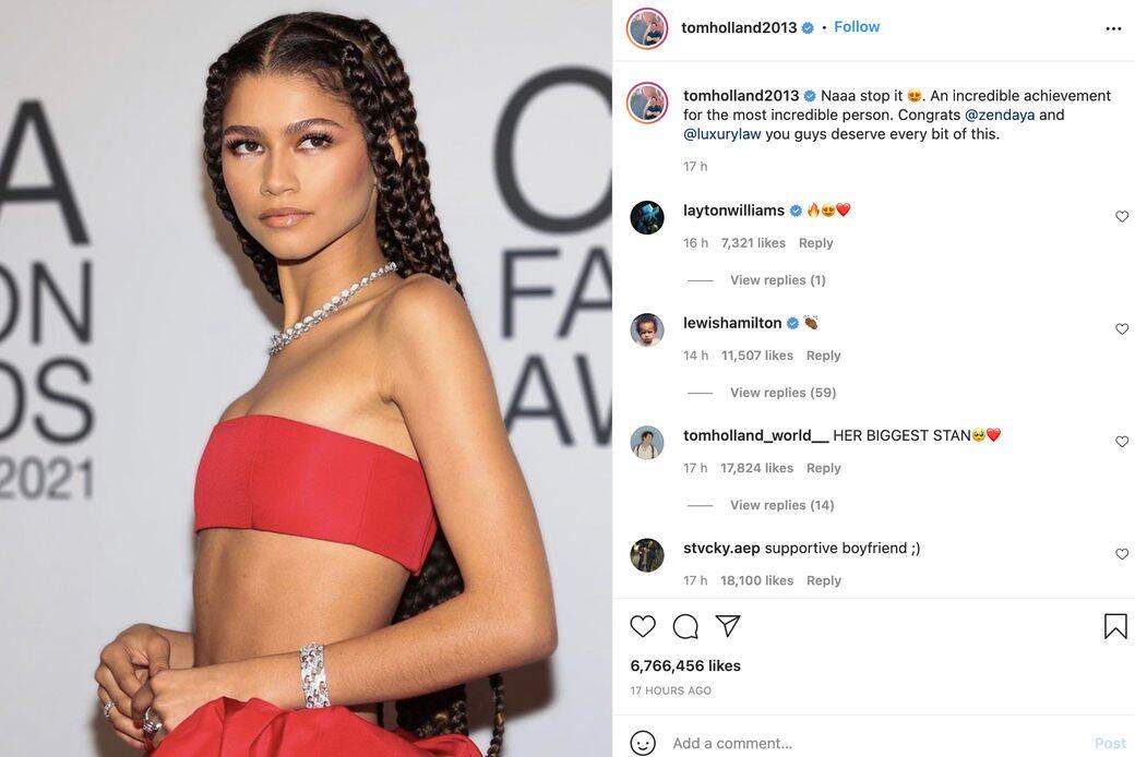 Zendaya早前出席The Council of Fashion Designers of America(CFDA)時,身穿Vera Wang的紅色性感禮服,上身只遮蓋 Zendaya早前出席The Council of Fashion Designers of America(CFDA)時,身穿Vera Wang的紅色性感禮服,上身只遮蓋