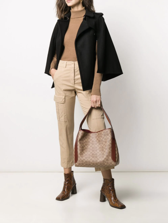 Coach手袋是不少OL上班手袋的心頭好品牌,這款長青logo tote bag就值得入手,肩 Coach手袋是不少OL上班手袋的心頭好品牌,這款長青logo tote bag就值得入手,肩