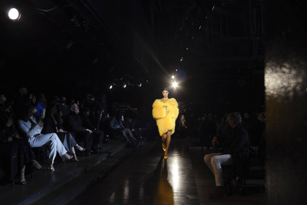 早前，奢侈品集團Capri更宣布，集團旗下Versace、Jimmy Choo和Michaal Kors品牌將通過集團位於