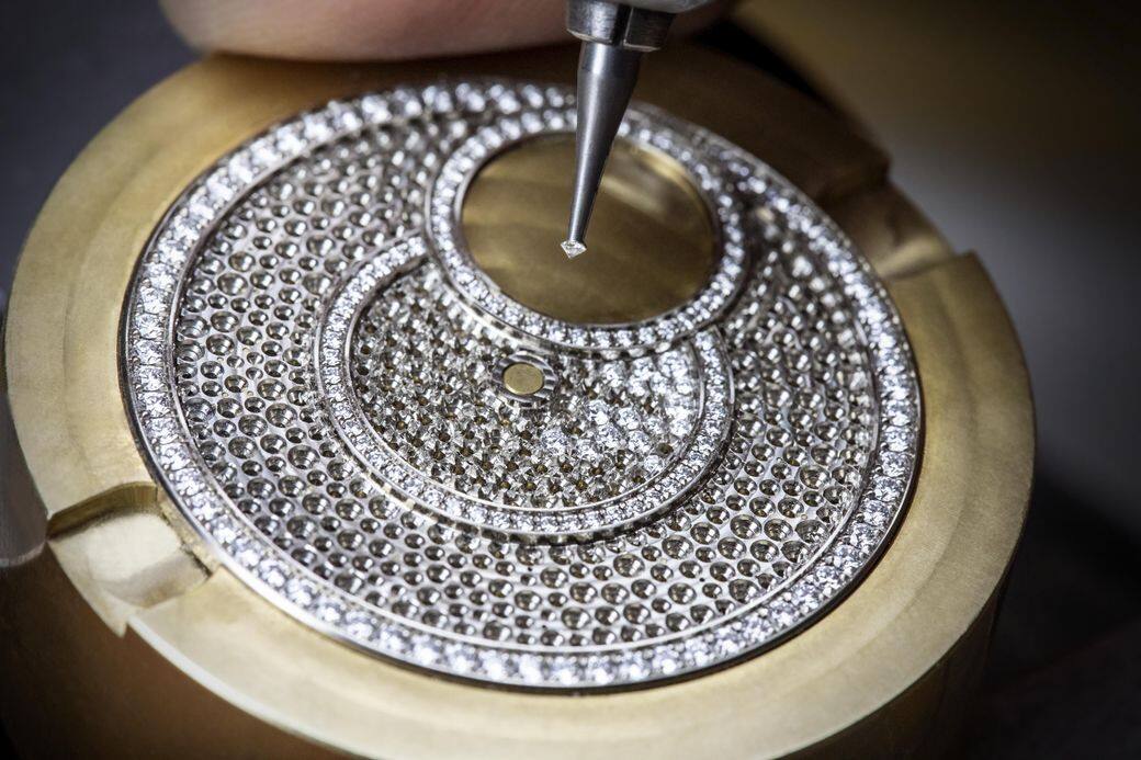 Egérie系列同時是Vacheron Constantin美學風格的結晶,兩個相互交錯的圓形小錶盤形成 Egérie系列同時是Vacheron Constantin美學風格的結晶,兩個相互交錯的圓形小錶盤形成