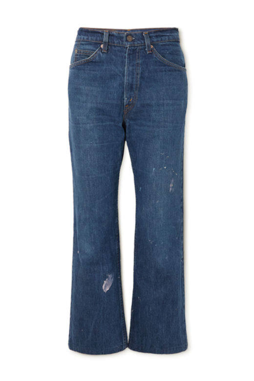 Valentino X Levi's 517復刻喇叭牛仔褲另外還有深色indigo版,返工穿也可以。 Valentino X Levi's 517復刻喇叭牛仔褲另外還有深色indigo版,返工穿也可以。