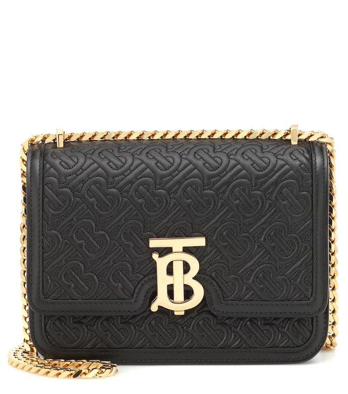 現時7折Burberry 皮革鍊帶肩背袋大約HK$10,204換上新logo的喑花壓紋上肩鍊帶 現時7折Burberry 皮革鍊帶肩背袋大約HK$10,204換上新logo的喑花壓紋上肩鍊帶
