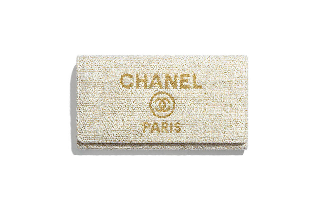 Chanel 帆布Flap Wallet $6,500 Chanel 帆布Flap Wallet $6,500