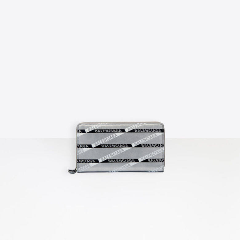 Balenciaga 銀色Monogram長銀包 $5,600 Balenciaga 銀色Monogram長銀包 $5,600