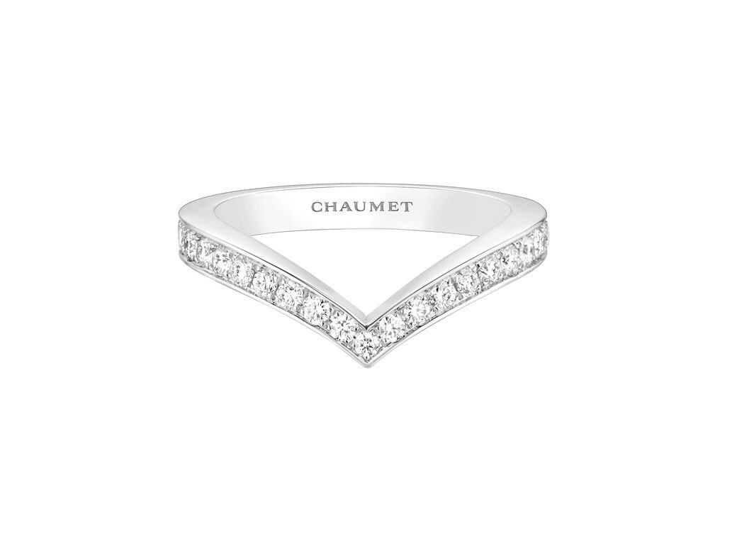 另一款Chaumet Joséphine Aigrette18K白金鑽石戒指,配搭任何服裝配戴,經典耐看。 另一款Chaumet Joséphine Aigrette18K白金鑽石戒指,配搭任何服裝配戴,經典耐看。