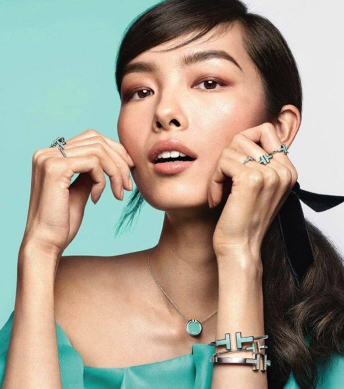 Tiffany & Co.的藍色小盒魅力令人無法抗拒,年輕時買它的925銀器,有足夠能力時 Tiffany & Co.的藍色小盒魅力令人無法抗拒,年輕時買它的925銀器,有足夠能力時