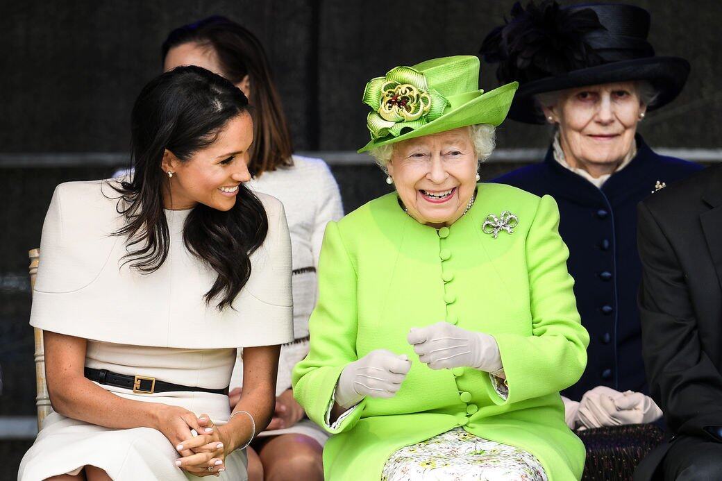 Meghan Markle深得英女王歡心！她的珍珠耳環原來是英女王賞賜的禮物