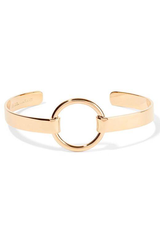 鍍金手鐲($1,823 Isable Marent, available at Net-a-porter) 鍍金手鐲($1,823 Isable Marent, available at Net-a-porter)