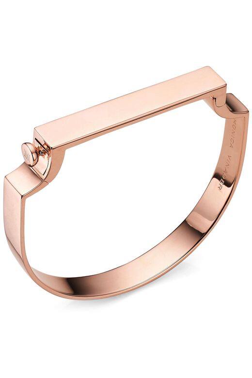 鍍金手鐲($3,291 Monica Vinader, available at Liberty) 鍍金手鐲($3,291 Monica Vinader, available at Liberty)