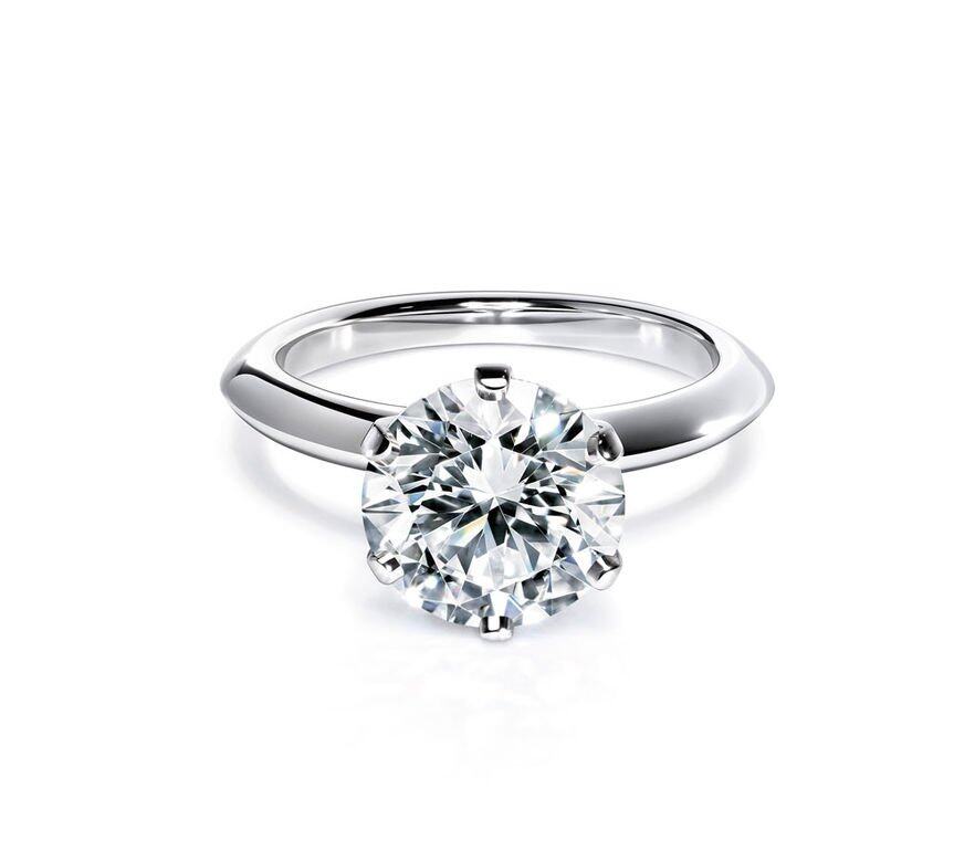 Tiffany® Setting經典訂婚指環系列。 Tiffany® Setting經典訂婚指環系列。