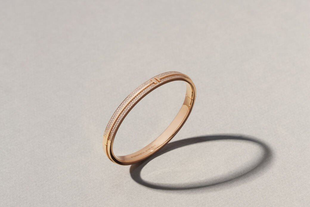 鑽石18K玫瑰金手鐲($133,000 Tiffany & Co.) 鑽石18K玫瑰金手鐲($133,000 Tiffany & Co.)