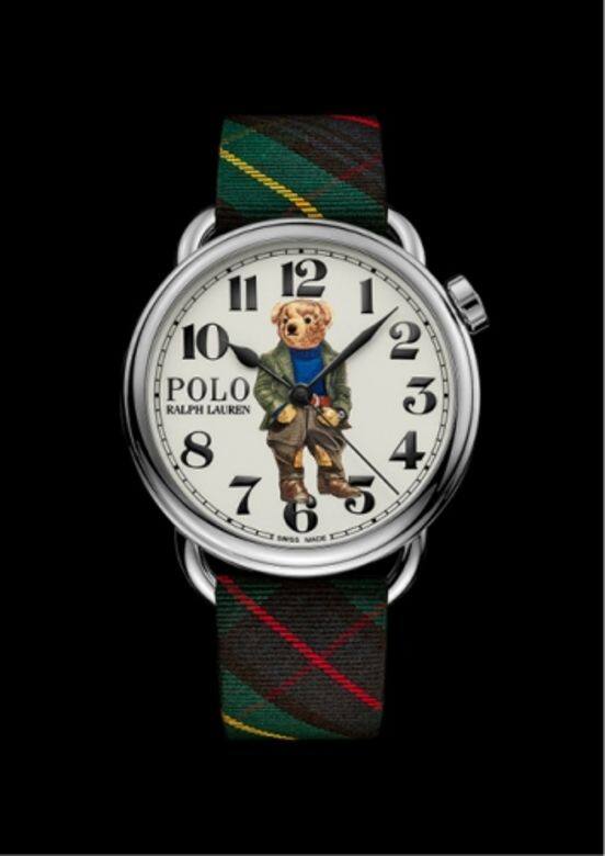 Ralph Lauren錶盤所呈的Bedford Bear圖案絕對是腕錶的亮點，它身穿粗花呢運動大褸和