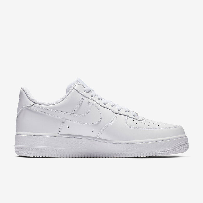 Nike Air Force 1 '07是其中一款紅極一時的白波鞋,不只適合板仔、hip hop和愛打籃 Nike Air Force 1 '07是其中一款紅極一時的白波鞋,不只適合板仔、hip hop和愛打籃