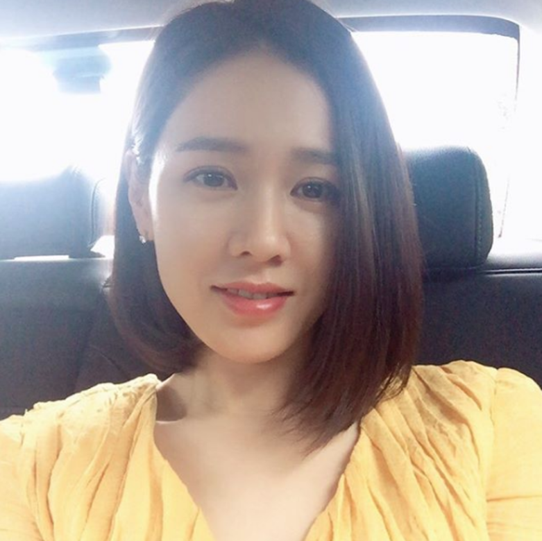 孫藝珍的妝容很值得女生們參考,與一般韓國女星不同,孫藝珍不會過多 孫藝珍的妝容很值得女生們參考,與一般韓國女星不同,孫藝珍不會過多