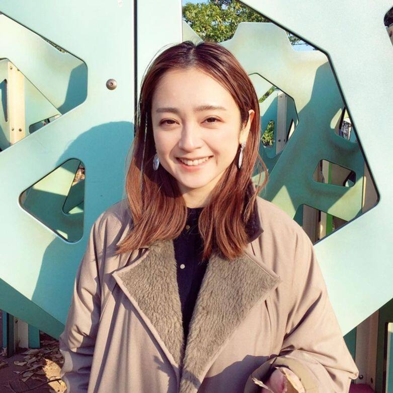 由家喻戶曉的童星變成實力派演員。安達祐實40歲仍活得像個少女,雖然 由家喻戶曉的童星變成實力派演員。安達祐實40歲仍活得像個少女,雖然