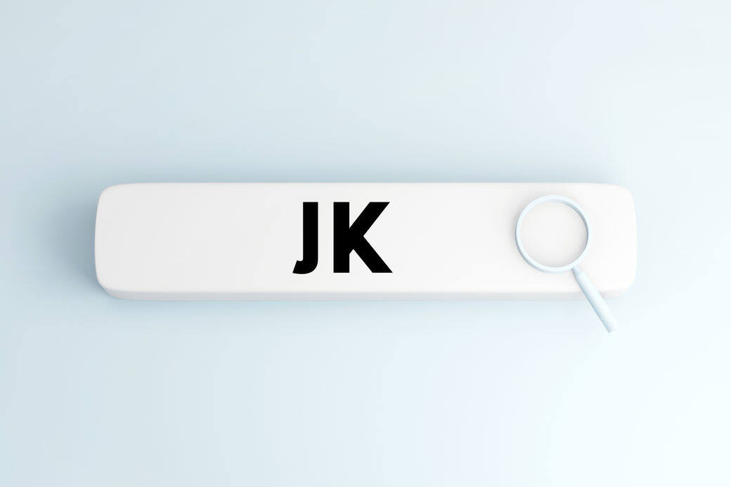 很多人不明白JK是什麼意思,它是「Joking」的縮寫,當你和朋友講笑時可以用,或 很多人不明白JK是什麼意思,它是「Joking」的縮寫,當你和朋友講笑時可以用,或