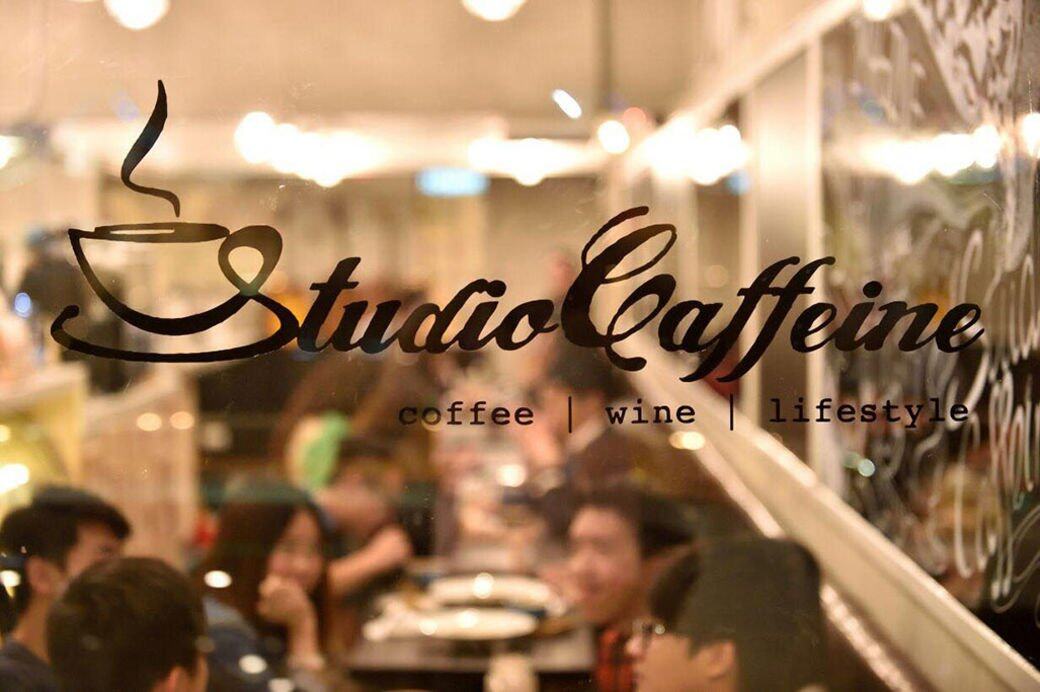 位處繁囂的廟街，Studio Caffeine 採用單一產地的咖啡豆和咖啡工房，製作認真。一杯