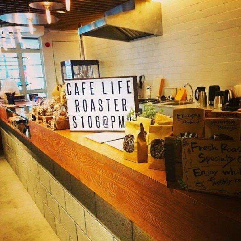 店鋪雖小,但環境氣氛不錯。咖啡師製作認真,友善好客,更樂意向客人介紹 店鋪雖小,但環境氣氛不錯。咖啡師製作認真,友善好客,更樂意向客人介紹