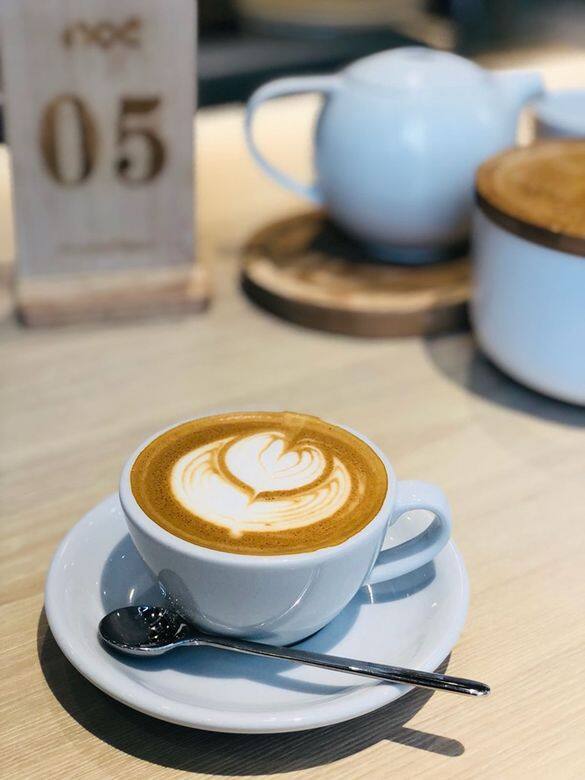 到訪之日,挑了堅果氣息較重的18號豆,做出來的cappuccino($40)奶泡幼滑,入口香濃。 到訪之日,挑了堅果氣息較重的18號豆,做出來的cappuccino($40)奶泡幼滑,入口香濃。