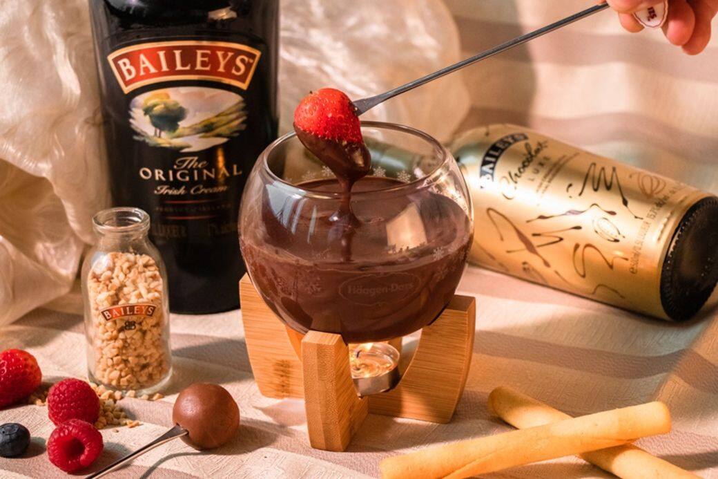 BAILEYS x Häagen-Dazs™下午茶供應日期︰2020年6月1日至7月31日供應時間︰首輪下 BAILEYS x Häagen-Dazs™下午茶供應日期︰2020年6月1日至7月31日供應時間︰首輪下