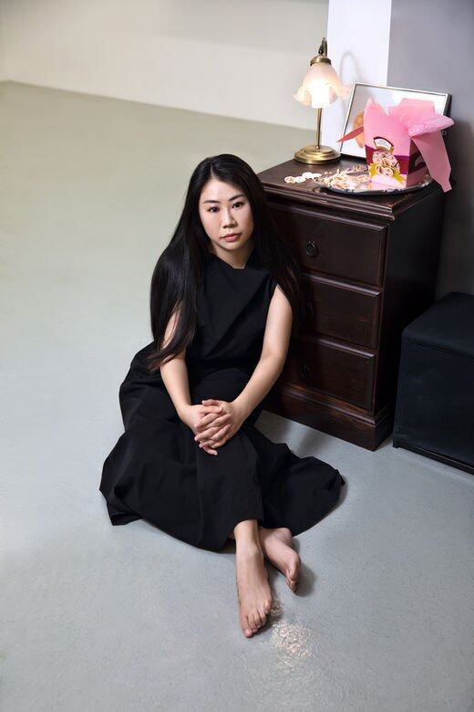 認識中黃嘉瀛有多重身份:作為藝術家,她喜以身體述說女性故事,創作也 認識中黃嘉瀛有多重身份:作為藝術家,她喜以身體述說女性故事,創作也