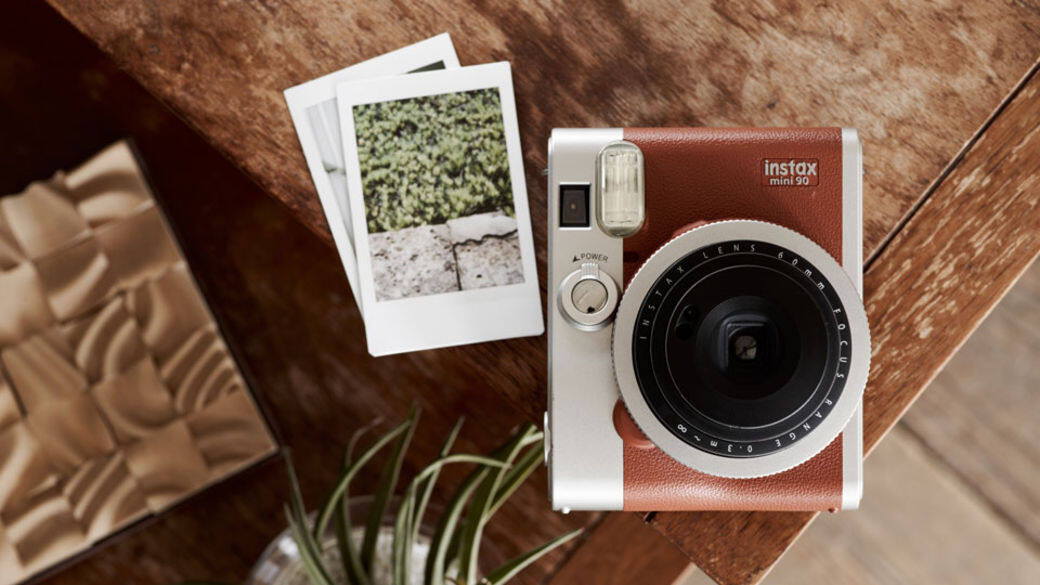 FUJIFILM Instax Mini 90 NEO CLASSIC 即影即有相機換領所需里數:26,950 FUJIFILM Instax Mini 90 NEO CLASSIC 即影即有相機換領所需里數:26,950