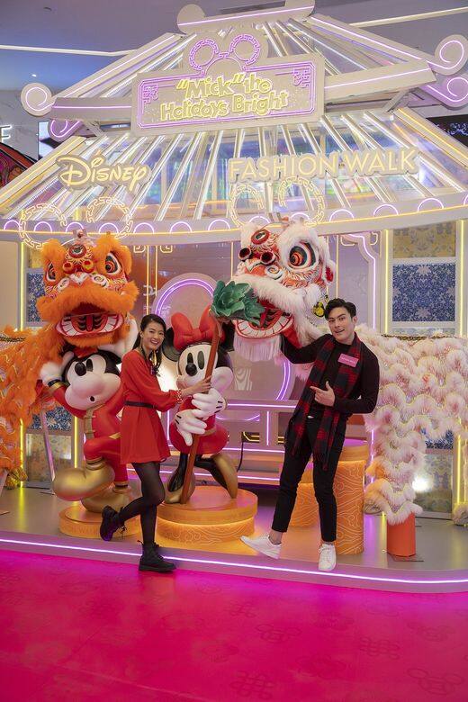 為配合新春喜慶熱鬧的氛圍,銅鑼灣Fashion Walk以Mickey最新的「霓光Mickey主題城鎮」形 為配合新春喜慶熱鬧的氛圍,銅鑼灣Fashion Walk以Mickey最新的「霓光Mickey主題城鎮」形